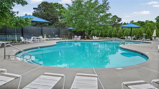 5910 Lake Windsor Parkway, Buford, GA 30518
