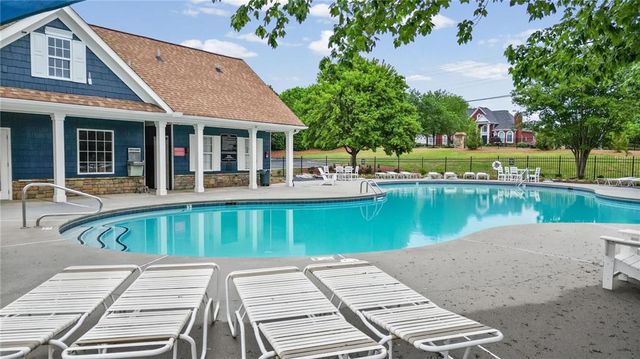 5910 Lake Windsor Parkway, Buford, GA 30518