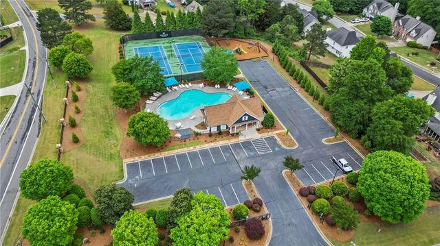 5910 Lake Windsor Parkway, Buford, GA 30518