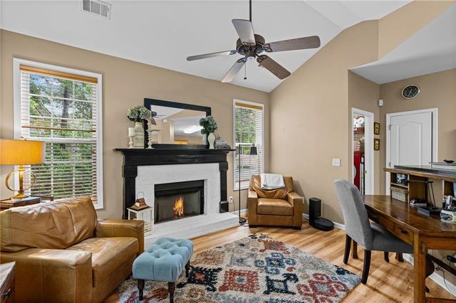 5910 Lake Windsor Parkway, Buford, GA 30518