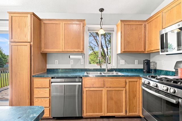10123 Park Place Drive, Monticello, MN 55362