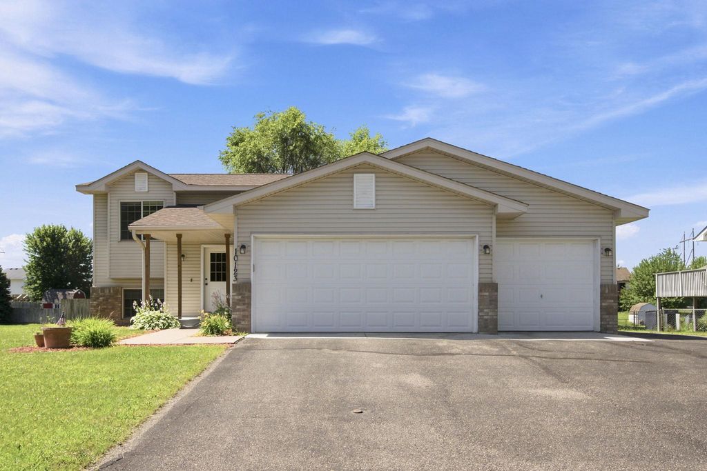 10123 Park Place Drive, Monticello, MN 55362