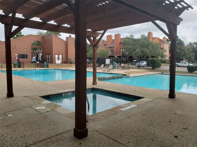 2305 Basil Drive D301, Arlington, TX 76006
