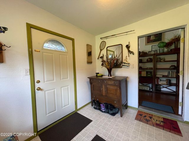 35181 Entrada Drive, Sterling, AK 99672