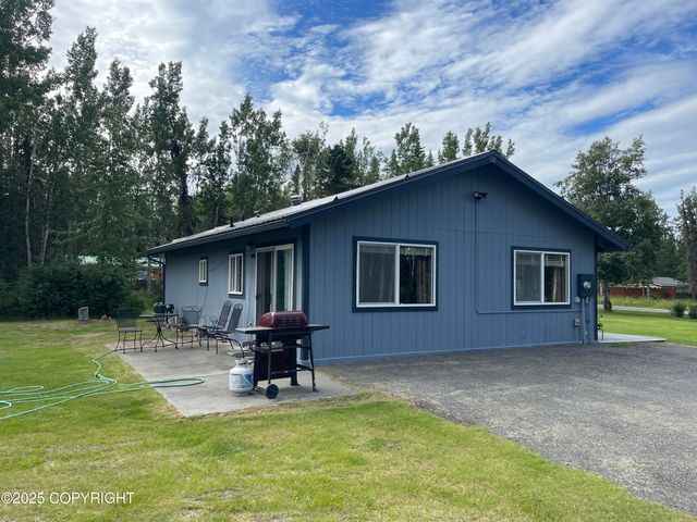 35181 Entrada Drive, Sterling, AK 99672
