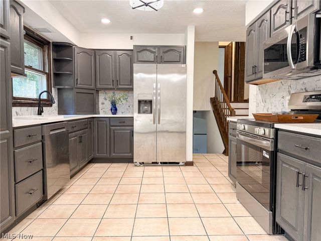 266 Corriedale Drive, Cortland, OH 44410