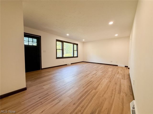 266 Corriedale Drive, Cortland, OH 44410