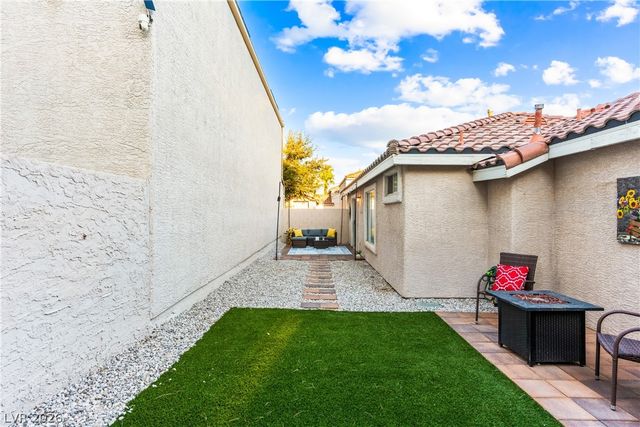 2433 Cliffwood Drive, Henderson, NV 89074