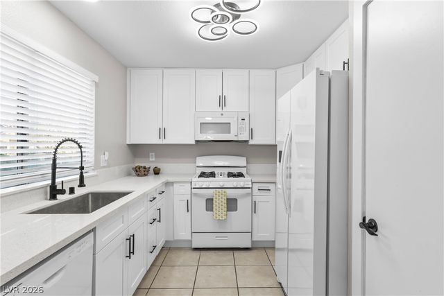 2433 Cliffwood Drive, Henderson, NV 89074