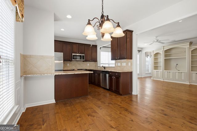 6201 Longleaf Drive, Hoschton, GA 30548