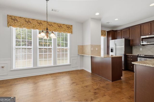 6201 Longleaf Drive, Hoschton, GA 30548
