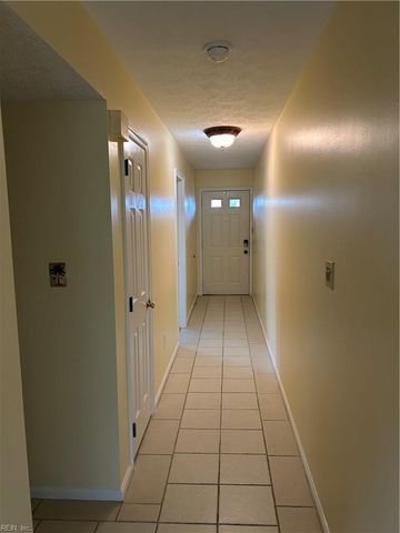 404 N First St Apt B, Hampton, VA 23664