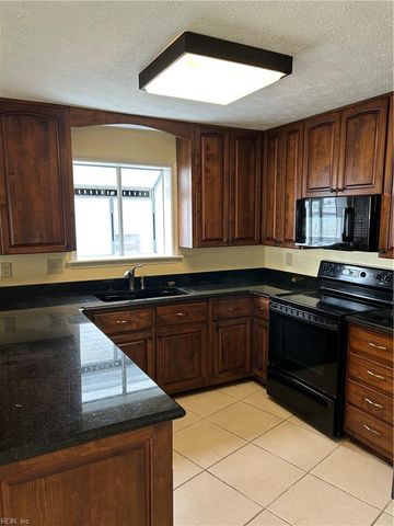 404 N First St Apt B, Hampton, VA 23664