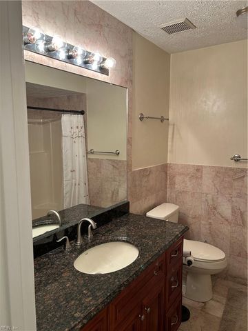 404 N First St Apt B, Hampton, VA 23664