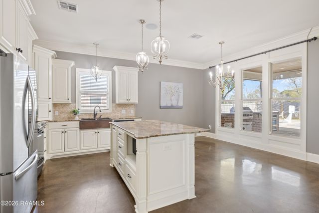 136 Timberland Ridge Boulevard, Lafayette, LA 70507