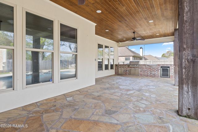 136 Timberland Ridge Boulevard, Lafayette, LA 70507