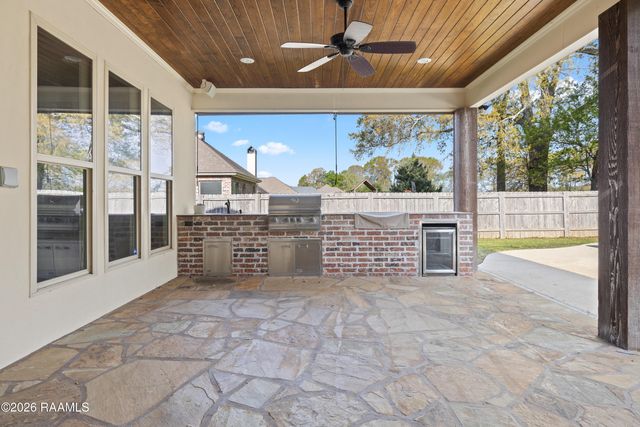 136 Timberland Ridge Boulevard, Lafayette, LA 70507