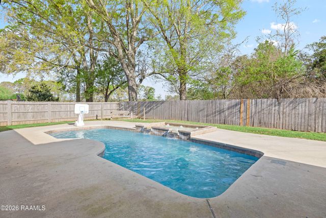 136 Timberland Ridge Boulevard, Lafayette, LA 70507