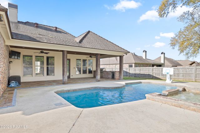 136 Timberland Ridge Boulevard, Lafayette, LA 70507