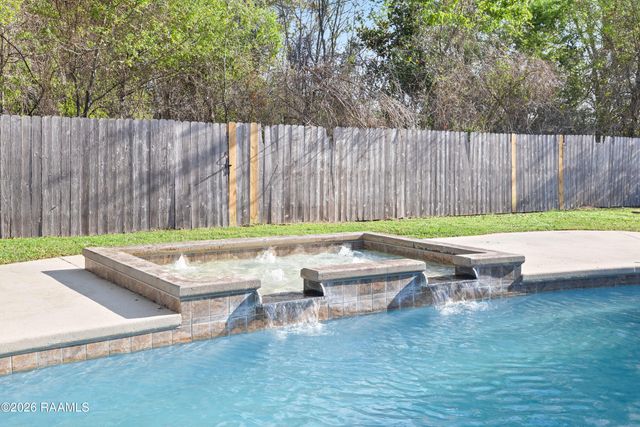 136 Timberland Ridge Boulevard, Lafayette, LA 70507