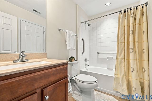 14392 Orchard Vista Ln, Glen Allen, VA 23059
