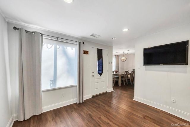 172 Skyline Drive, Coram, NY 11727