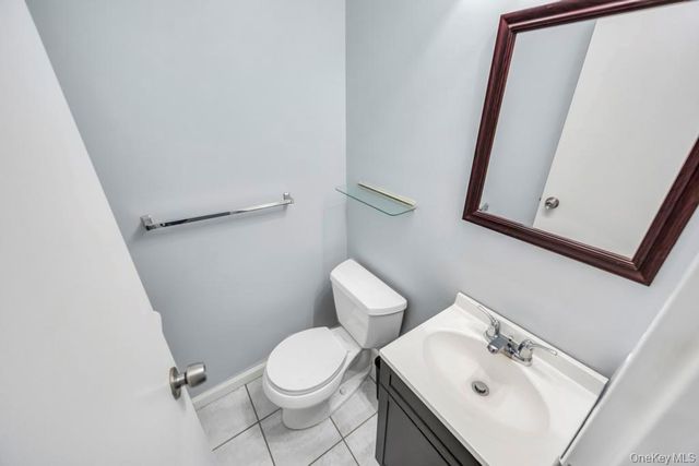 172 Skyline Drive, Coram, NY 11727