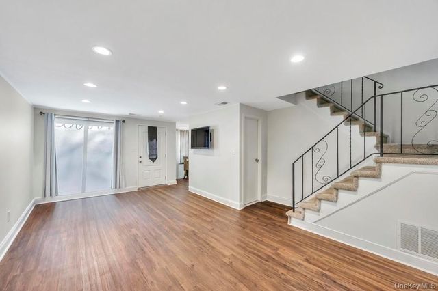 172 Skyline Drive, Coram, NY 11727