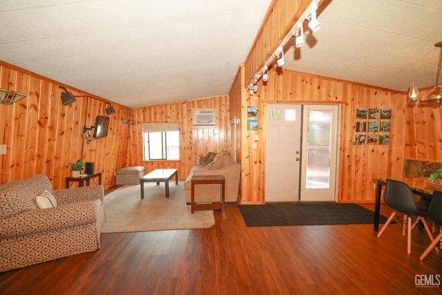 204 Tillie Creek Road, Wofford Heights, CA 93285