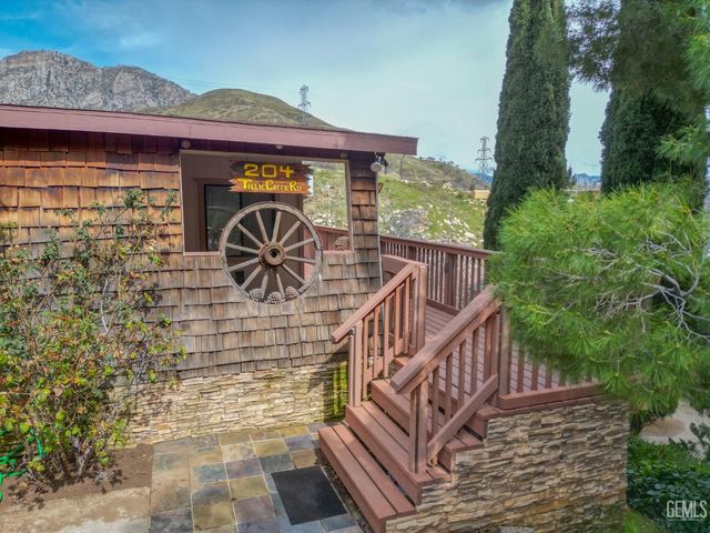 204 Tillie Creek Road, Wofford Heights, CA 93285