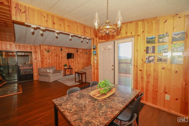 204 Tillie Creek Road, Wofford Heights, CA 93285