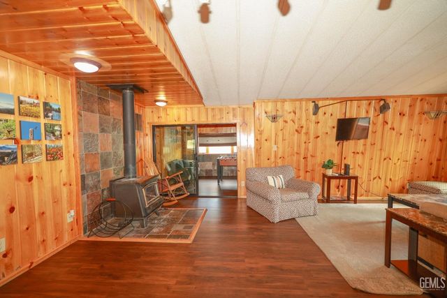 204 Tillie Creek Road, Wofford Heights, CA 93285