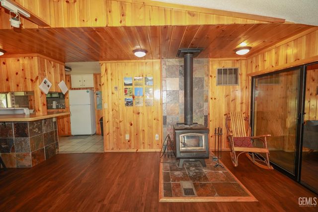 204 Tillie Creek Road, Wofford Heights, CA 93285