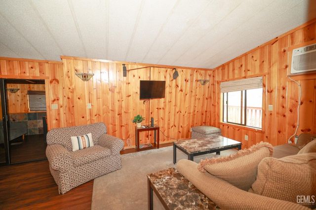 204 Tillie Creek Road, Wofford Heights, CA 93285