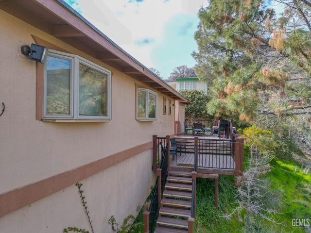 204 Tillie Creek Road, Wofford Heights, CA 93285