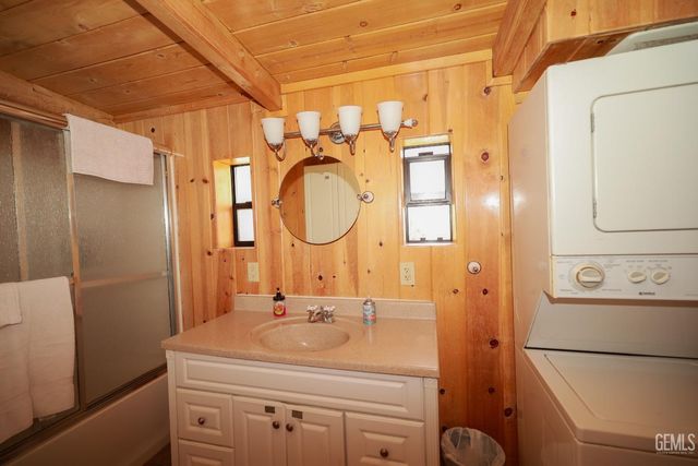 204 Tillie Creek Road, Wofford Heights, CA 93285