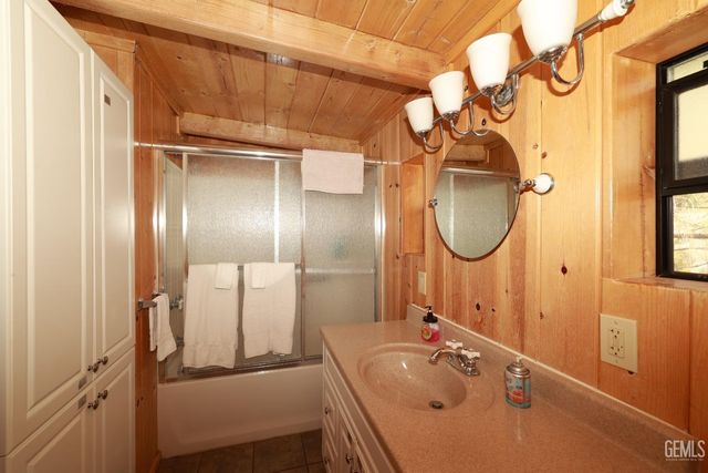 204 Tillie Creek Road, Wofford Heights, CA 93285