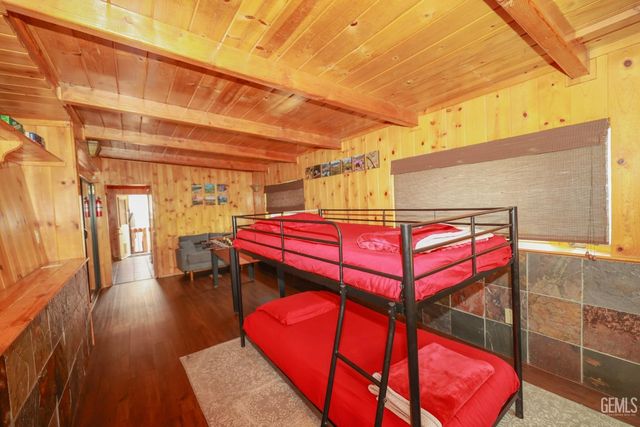 204 Tillie Creek Road, Wofford Heights, CA 93285