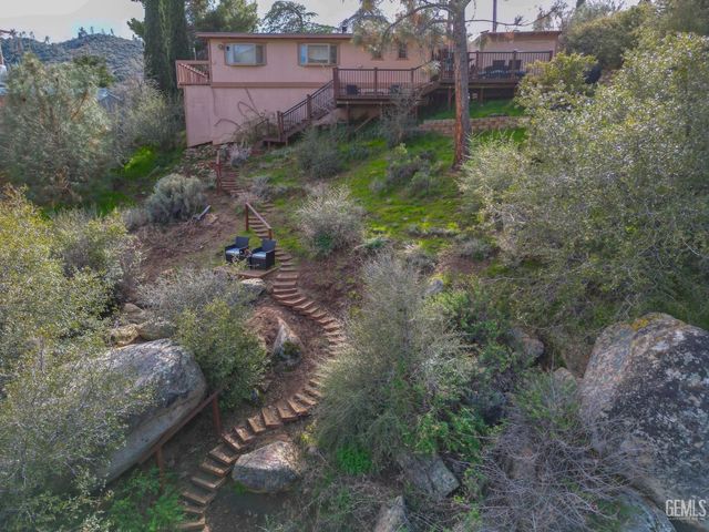 204 Tillie Creek Road, Wofford Heights, CA 93285