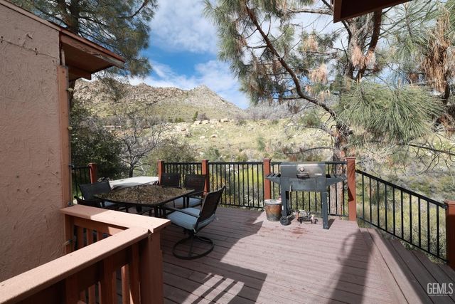 204 Tillie Creek Road, Wofford Heights, CA 93285