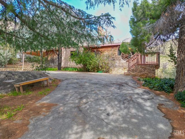 204 Tillie Creek Road, Wofford Heights, CA 93285
