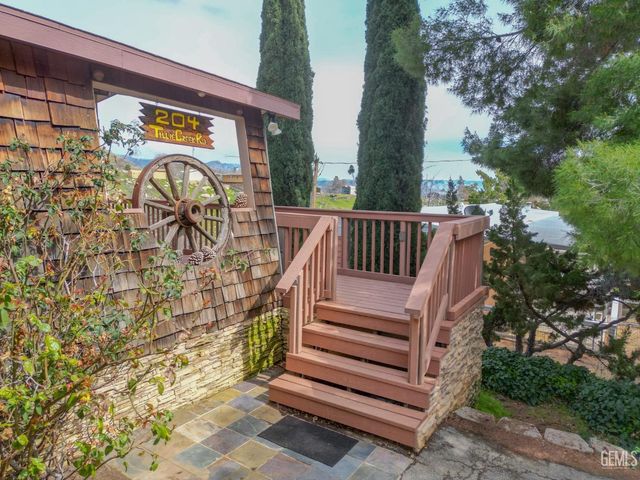 204 Tillie Creek Road, Wofford Heights, CA 93285