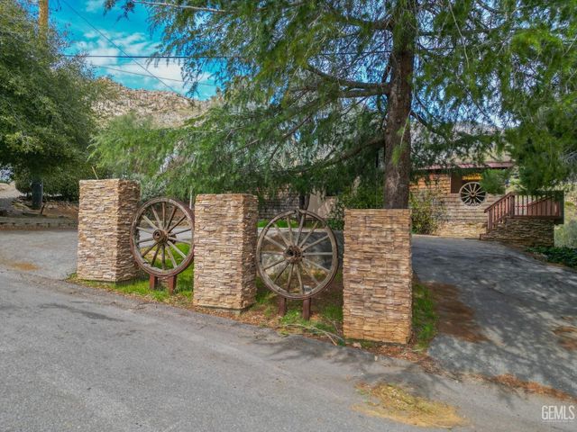 204 Tillie Creek Road, Wofford Heights, CA 93285