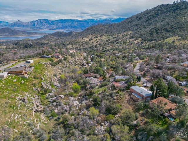 204 Tillie Creek Road, Wofford Heights, CA 93285