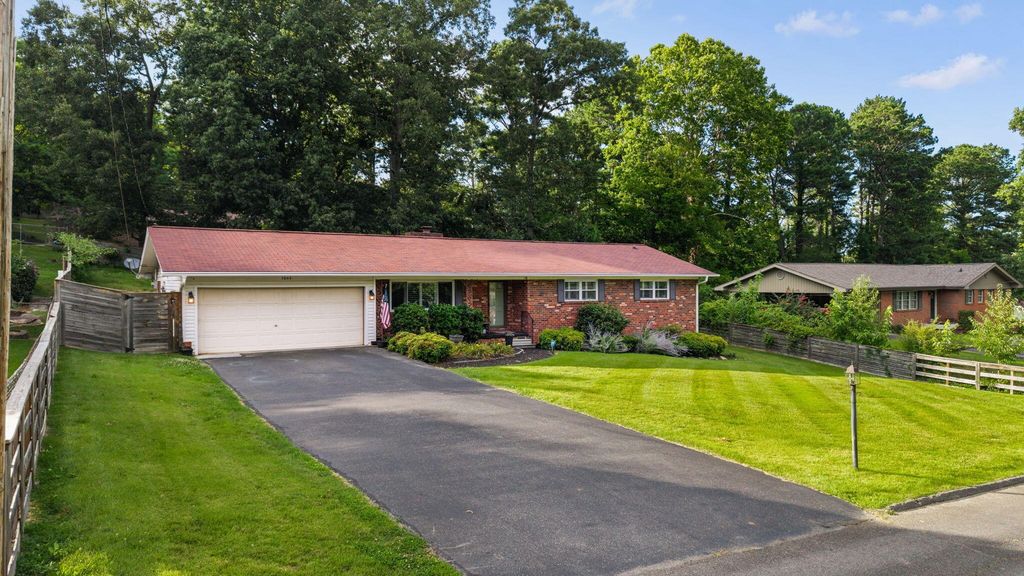3844 Woodcrest Circle, NW, Cleveland, TN 37312