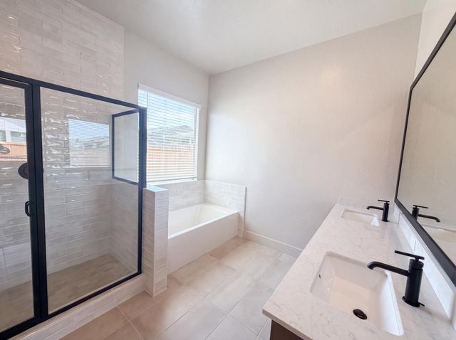 2246 N Marion Avenue, Clovis, CA 93619