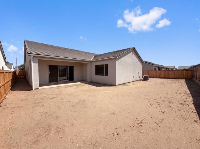 2246 N Marion Avenue, Clovis, CA 93619