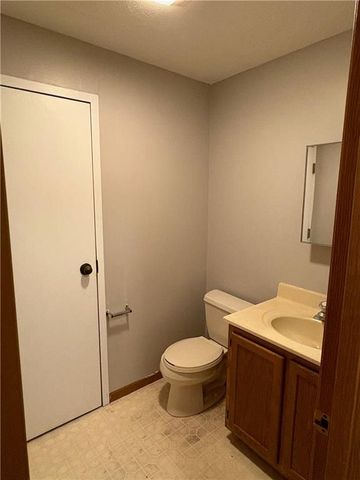 2114 Murray Ave 2nd floor, Squirrel Hill, PA 15217