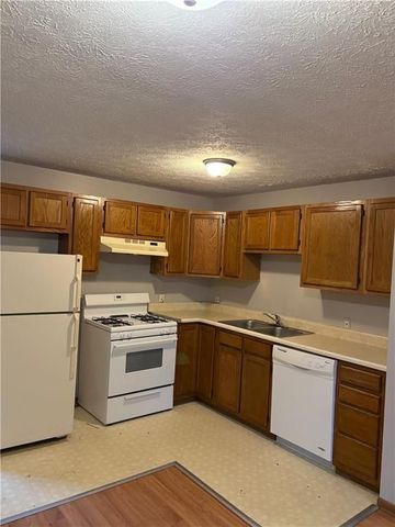 2114 Murray Ave 2nd floor, Squirrel Hill, PA 15217