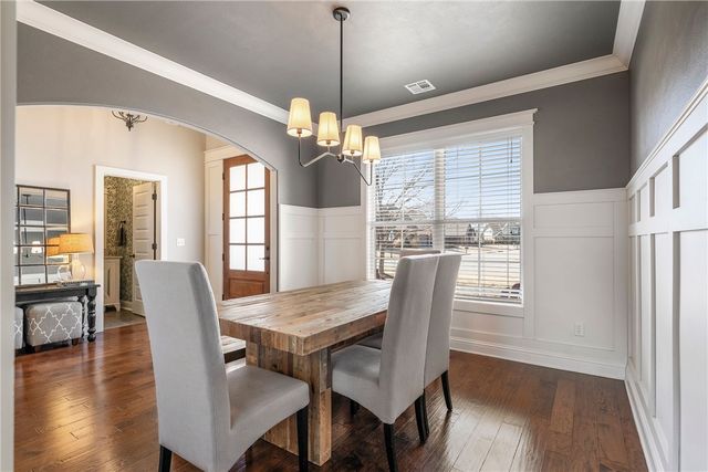 6215 S 26th Street, Rogers, AR 72758